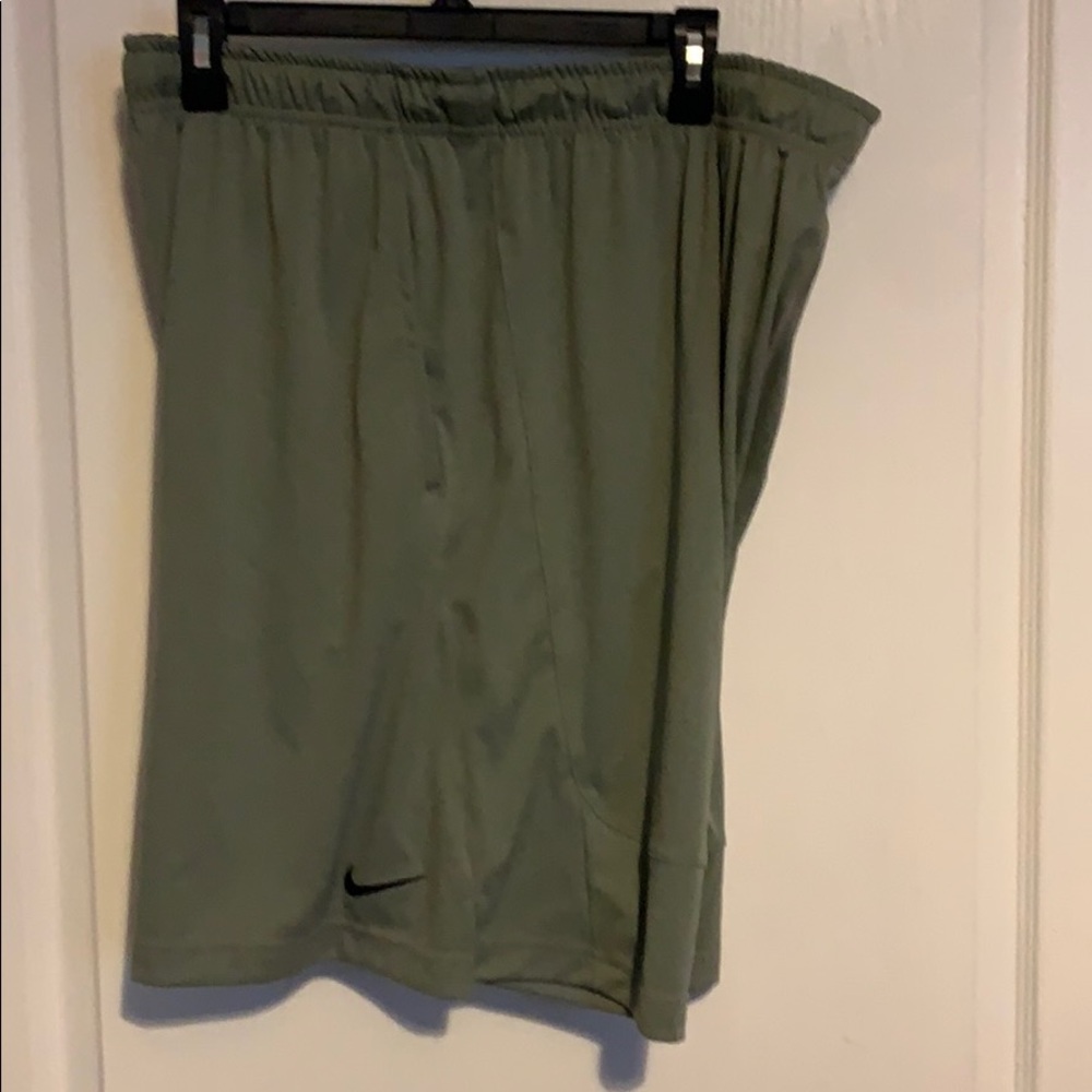 Men’s Nike shorts 2XL - Picture 3 of 3
